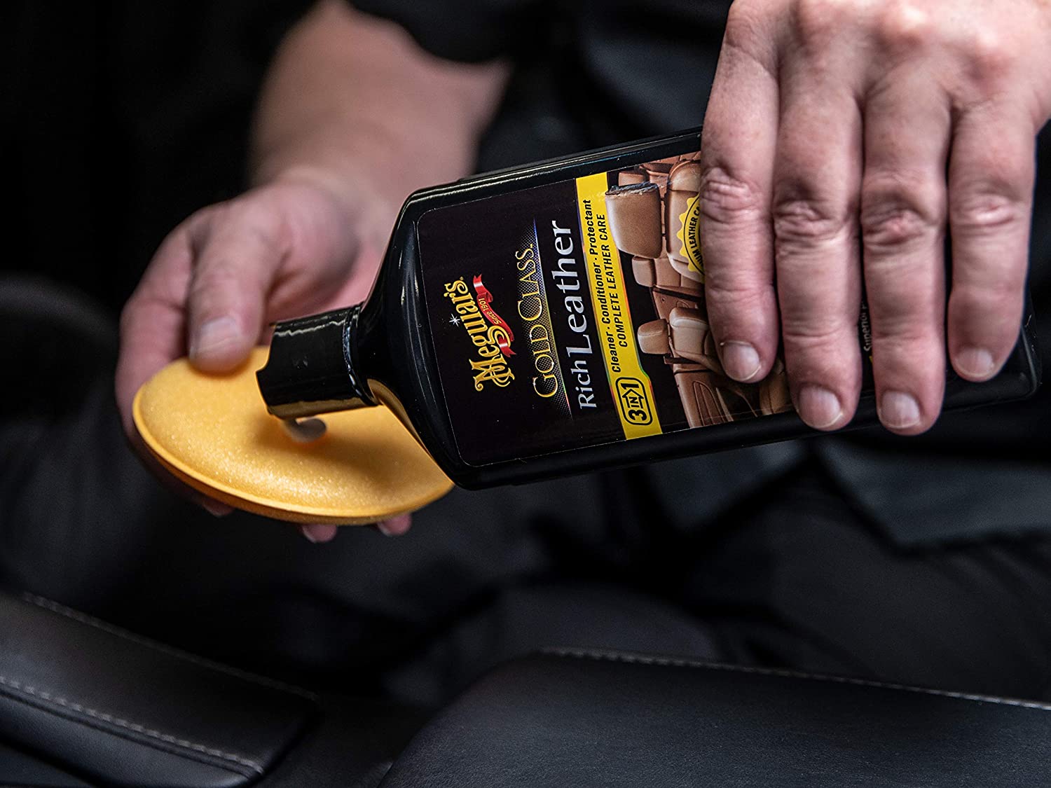Limpiador de Cueros Gold Class Rich Leather Cleaner & Conditioner 414ml · Meguiar's (G7214)